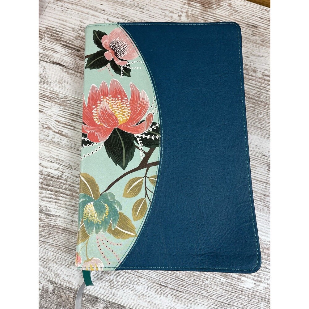 CSB Study Bible For Women, Teal Flowers LeatherTouch, Black Letter, Study Note..